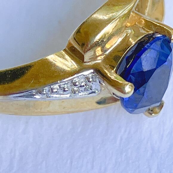 Solid 10k Yellow Gold Pear Cut Sapphire Ring Size 6.75 - Picture 9 of 15